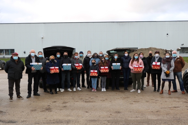 245 colis de noël distribués par le CCAS de Crissey aux aînés de plus de 70 ans. 