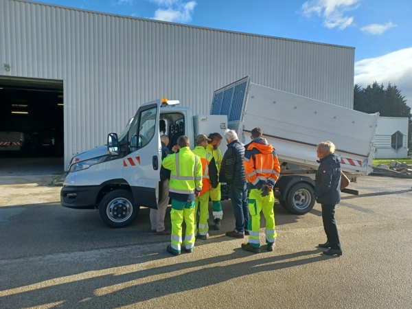 Un nouveau camion pour les Services Techniques de la Mairie de Crissey.