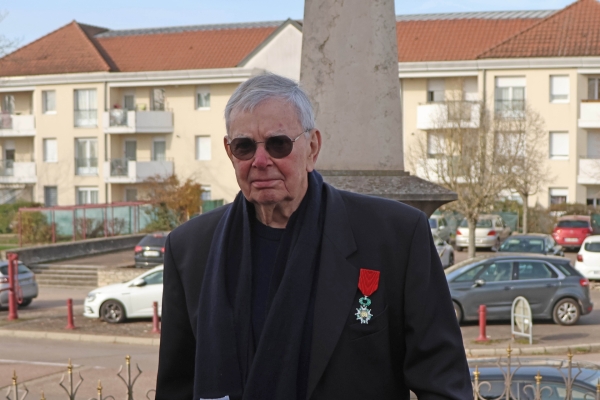 La nation reconnaissante : Michel Szczyhel, ancien combattant d’Algérie, décoré de la "Légion d’Honneur" ce 11 novembre à Crissey.