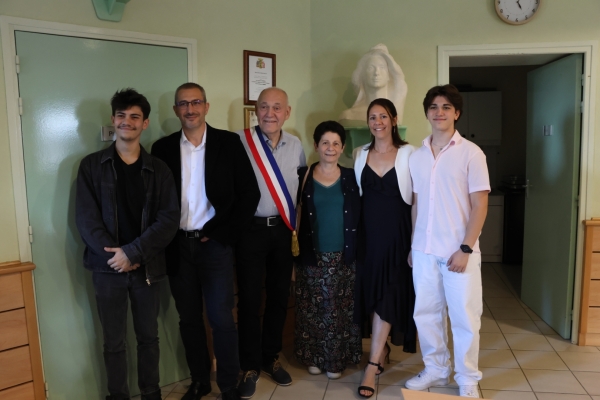 Après 20 ans de mariage, Katty et Michaël Villemin se sont dit oui pour la deuxième fois devant Pascal Boulling père de la mariée et maire de la commune.