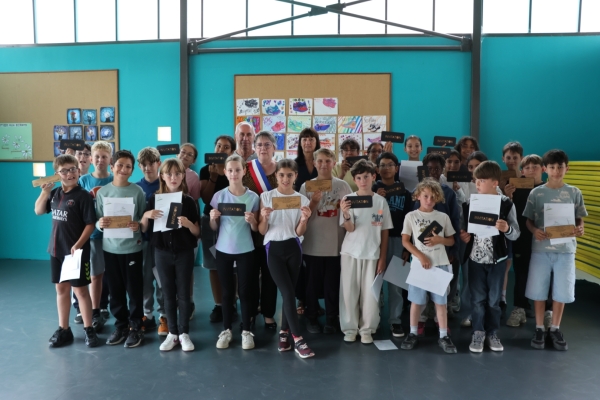Crissey – Un baptême de l’air en cadeau pour les CM2 qui entrent au collège.