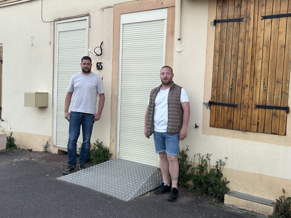 Après une tentative en superette, "le Crissey" redevient bar-restaurant sous le nom de "Cris’bar" grâce à Thomas Bouillot et Steven Bourgeon.