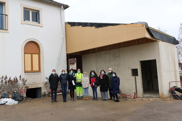 Crissey, le maire fait le point sur l’avancement des travaux du nouveau restaurant scolaire.