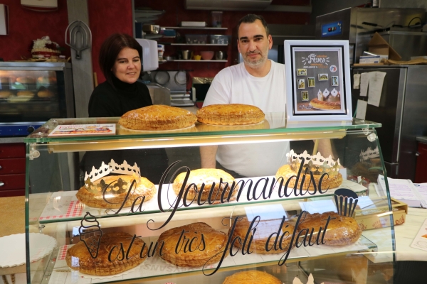 Le patrimoine de Fontaines se cache dans les galettes des rois de la pâtisserie ̏A la bonne brioche˝.