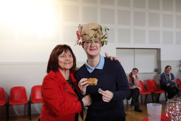 L'image du jour : Joëlle et Eléonore ont fêté joyeusement les rois !