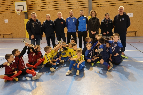 La salle Saint-Hilaire de Fontaines a accueilli 200 jeunes pour un tournoi Futsal. 