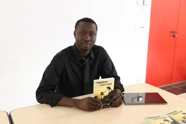 « L’Engagement, le prix à payer », Un ouvrage écrit par un jeune auteur Josué Mbainaissem Rimbar, étudiant Tchadien.