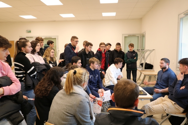 Orientation post Bac, les anciens élèves témoignent lors du Forum organisé par le lycée agricole de Fontaines.
