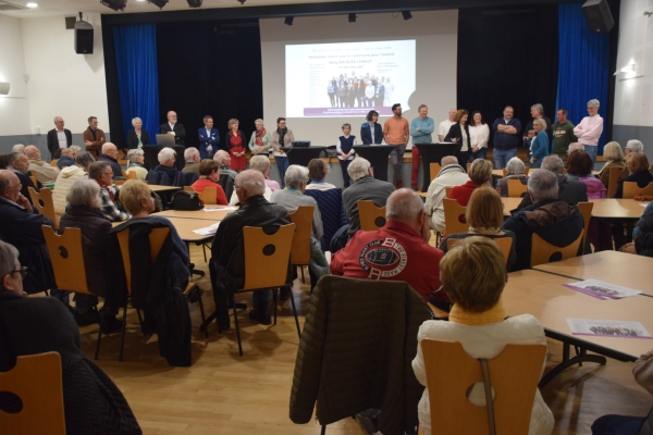 MUNICIPALES 2026 – FONTAINES – Nelly Meunier-Chanut et ses colistiers ont tenu leur réunion publique vendredi 6 mars à la salle Saint Hilaire.