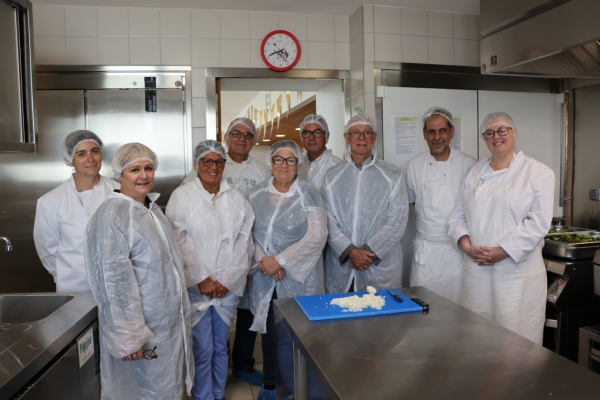 La cuisine de la cantine scolaire de Fragnes La Loyère remise à neuf.