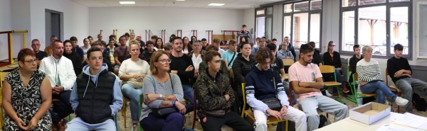 Les élèves de première année CAPa horticole et paysagiste ont fait leur rentrée lundi 8 septembre au CFAA71 de Saint Marcel.