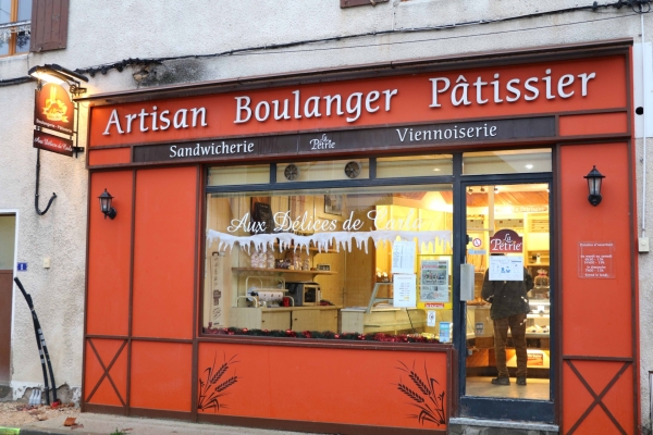 La boulangerie ̏Aux délices de Carla˝ du quartier de Taisey à St Rémy de nouveau ouverte après 10 mois de fermeture due aux travaux de la rue