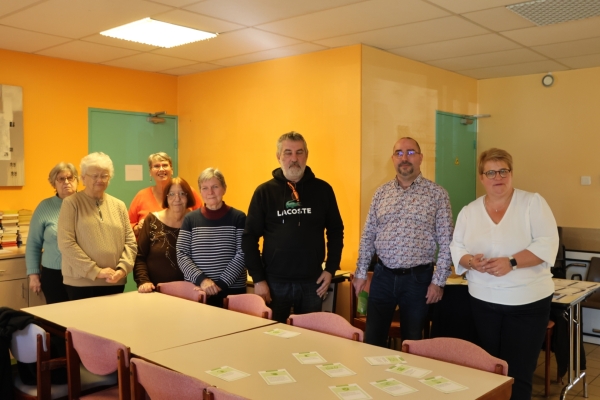 Les séniors de la résidence Aragon de Saint Rémy sensibilisés à la "cybersécurité".
