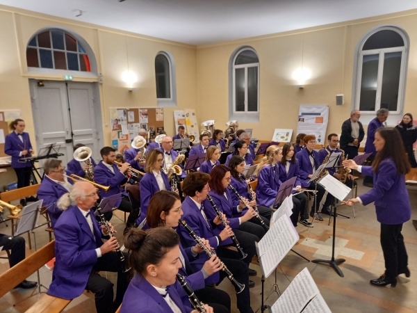 L’Harmonie de St Rémy Les Charreaux fête Ste Cécile en l’église Ste Thérèse