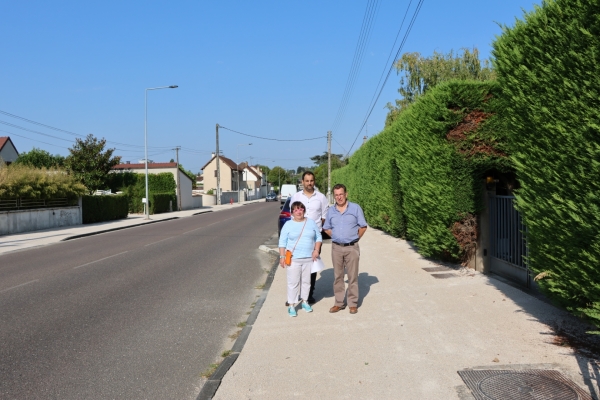 St Rémy : les trottoirs route de Givry ont retrouvé une nouvelle jeunesse dans le cadre du "plan piéton".