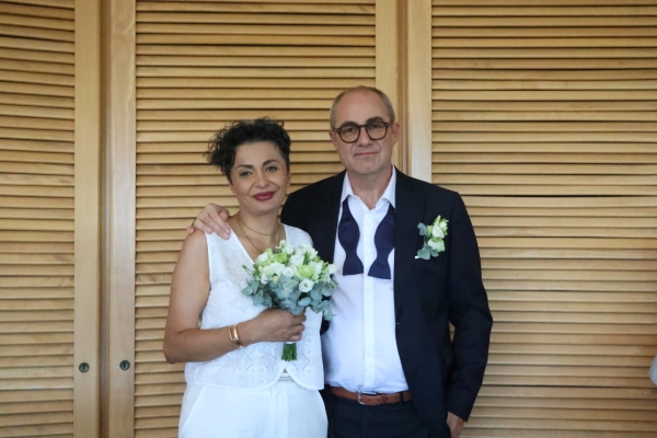 Qazal Dolatzadeh et Sébastien Jean Imbert se sont unis par les liens du mariage en mairie de Saint Rémy.