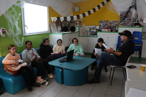 St Rémy : Quand les ados d’Oxy’jeunes composent et créent avec l’IA.