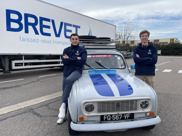 Solidarité et paysages hors du commun : l’heure du bilan pour Arthur et Hugo, participants à l’édition 2023 du 4L Trophy 