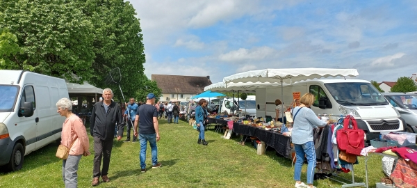 Plus de 3000 visiteurs au vide-grenier organisé par les chasseurs d’Epervans !