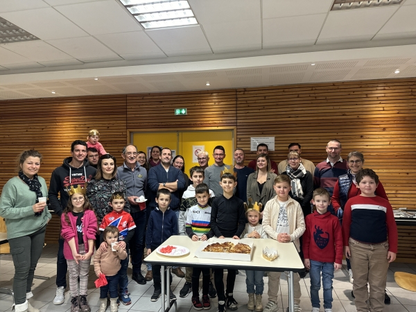 École de vélo Young : les enfants ont fêté les rois ce dimanche 