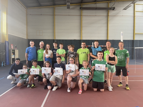 Badminton Club de Saint-Marcel : 8 jeunes ont reçu leurs plumes blanches ce lundi 