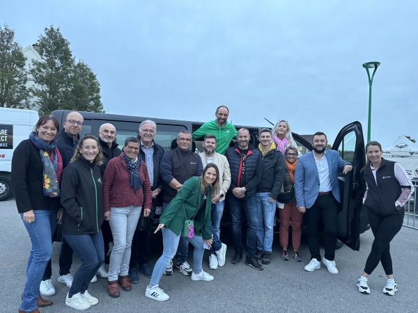 Badminton Club Saint-Marcel : le club a investi dans un minibus 