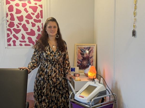 « Révélience » : Julie Lauquin veut « réveiller les consciences » et vous propose ses services de luxoponcture et de soins par magnétisme