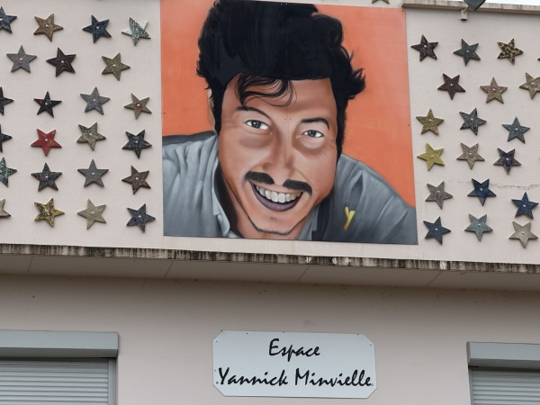 Commémoration des attentats du 13 novembre : le retour en images avec Info Chalon de la cérémonie commémorative initiée par la famille de Yannick Minvielle, dix ans après ce terrible drame