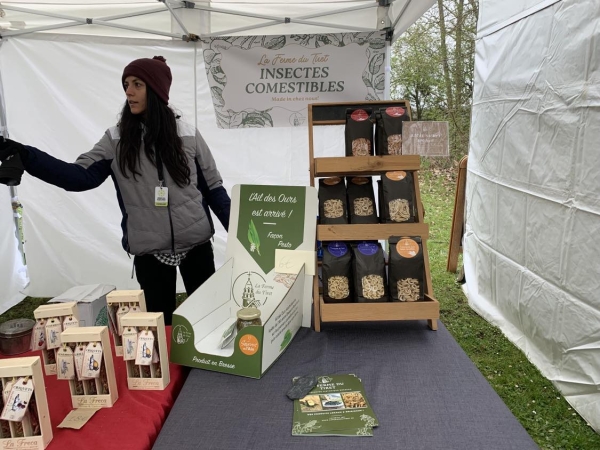 Stand de la ferme du Tiret, spécialiste de l'élevage d'insectes comestibles