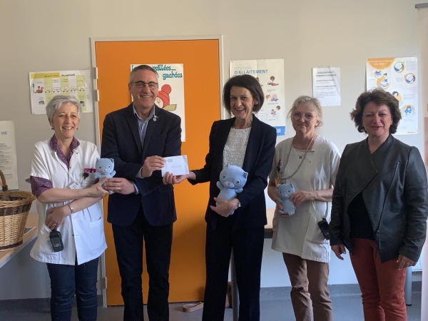 Remise de don de peluches au Centre Hospitalier William Morey de Chalon-sur-Saône