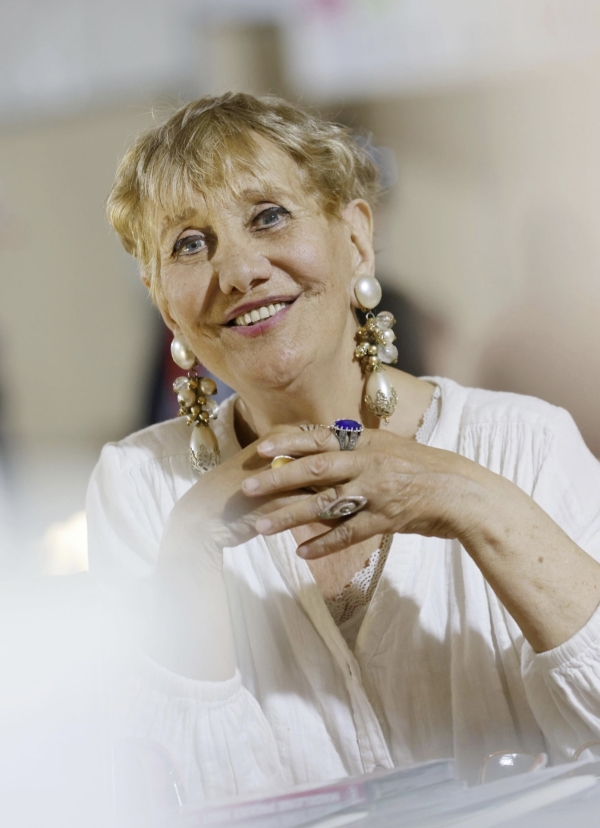 Lola Sémonin n’est officiellement plus la Madeleine Proust. Elle l’est cependant encore…
