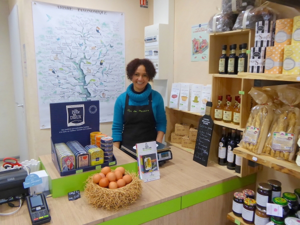 Isabelle la fromagère vous annonce le retour des crayons et taille-crayons en boutique ! 