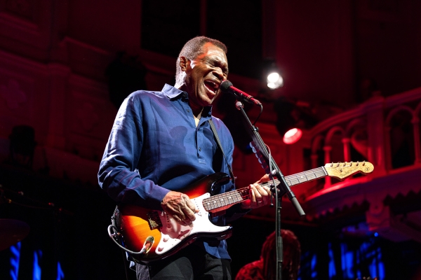 JAZZ A COUCHES – JEUDI 3 JUILLET : Robert Cray, une légende du blues