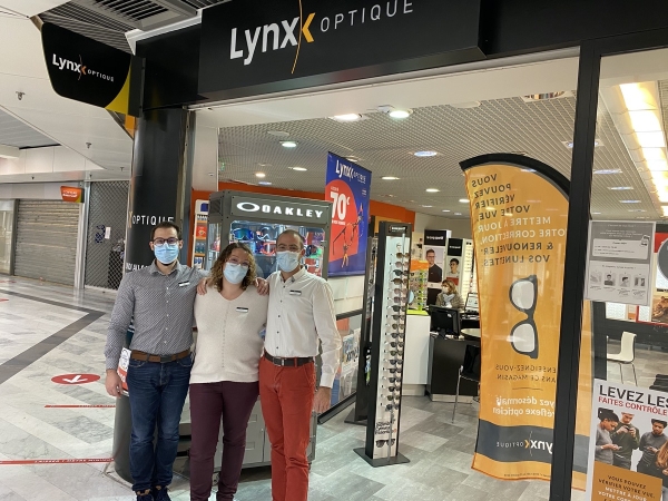 Dans la Galerie Commerciale de Carrefour Sud, l’équipe « Lynx Optique Chalon/Saône » continue de vous accueillir. Leur boutique est ouverte !