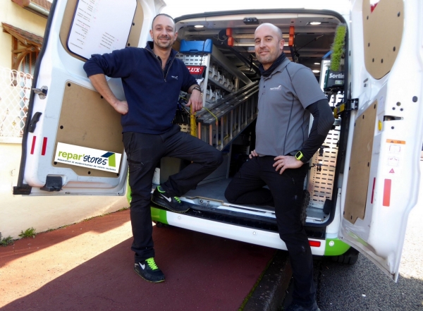 Guillaume et David, franchisés Repar’stores, prolongent la vie de vos volets roulants, stores, stores bannes…