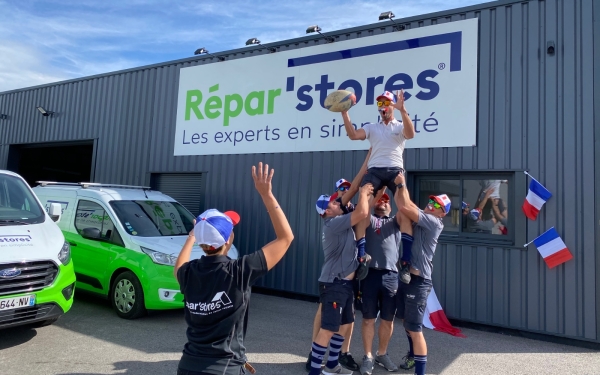 Faites appel à Repar’stores supporteur du XV de France : toute l’équipe s’occupe du bon fonctionnement de vos volets roulants, stores et stores bannes !